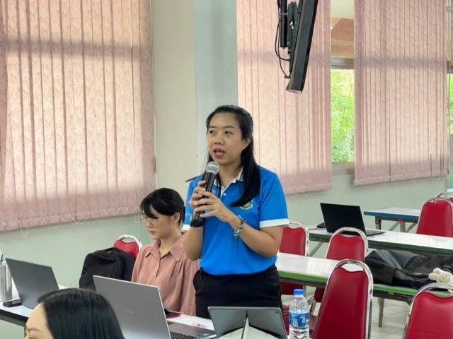 นักศึกษานำเสนอผลงานสหกิจศึกษา
